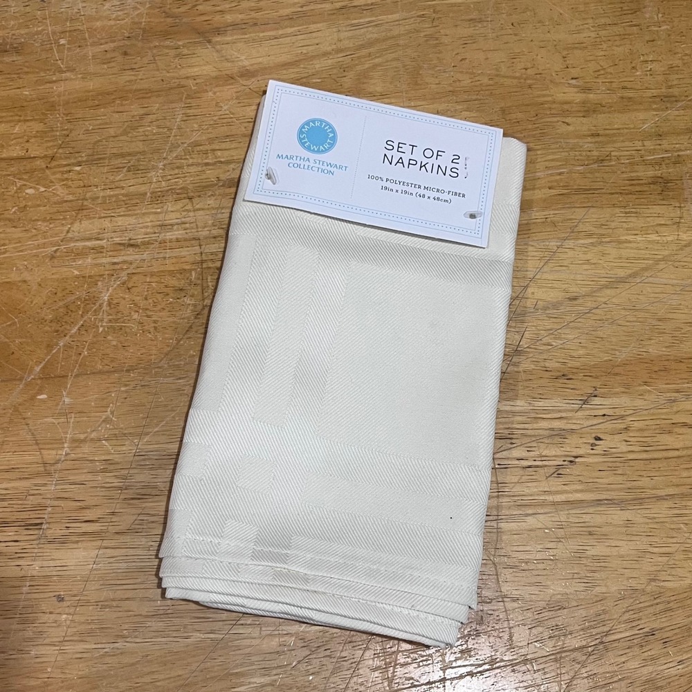Martha Stewart Collection Ivory Herringbone Napkins Set of 2 Polyester 19x19 NEW